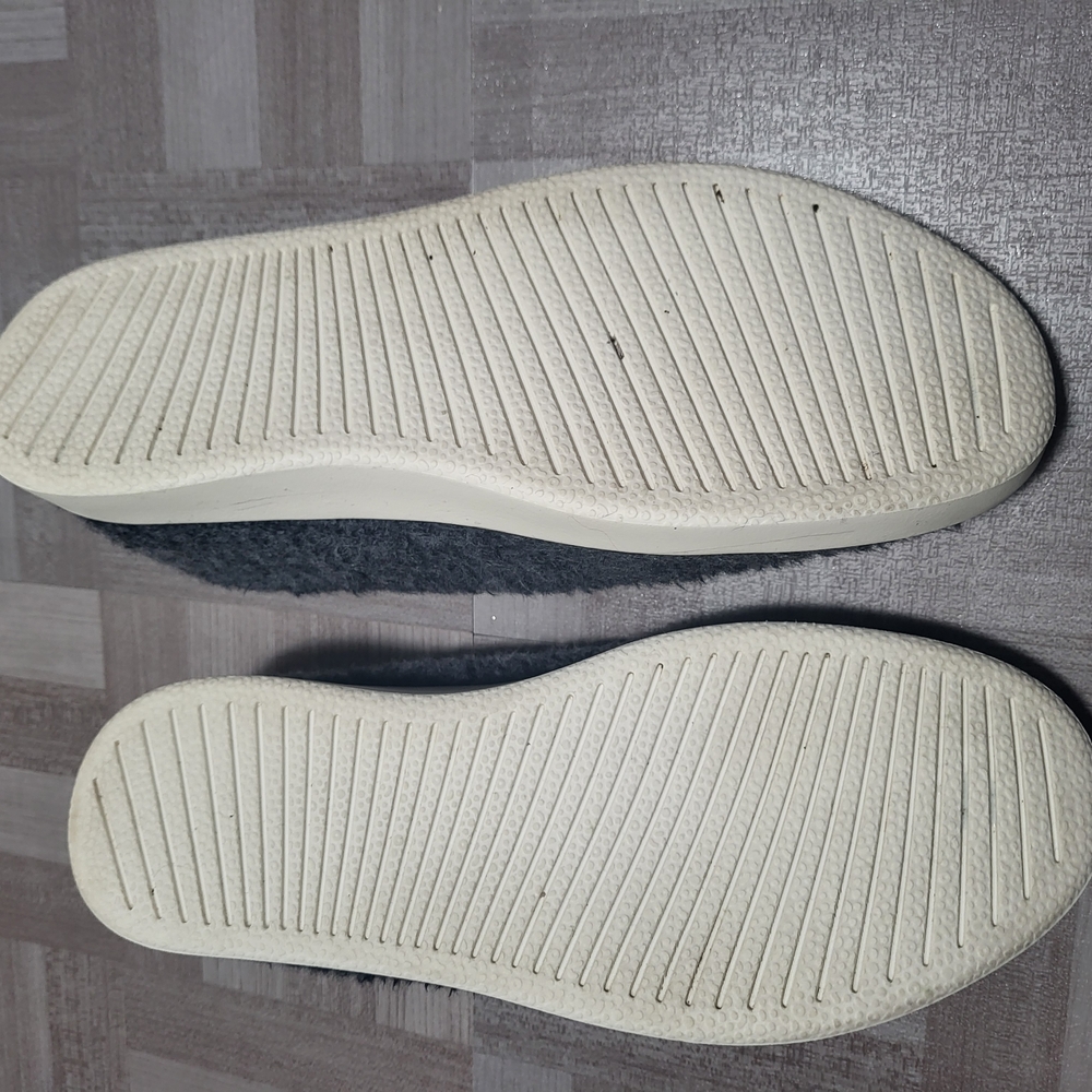 .Allbirds Gray Wool Fluffy Loungers. W11 - Picture 7 of 8